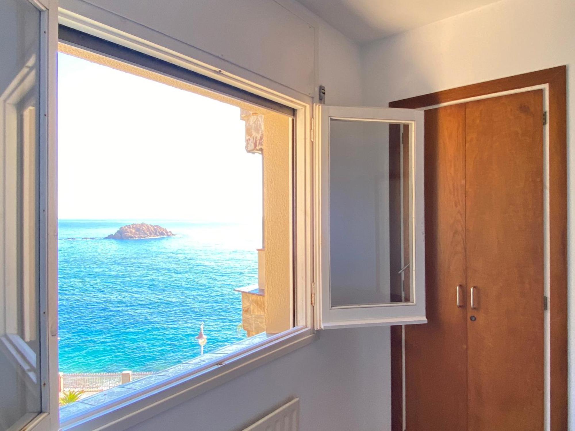 Magnificent Apartment At The Sea Front Of Tossa De Mar Luaran gambar