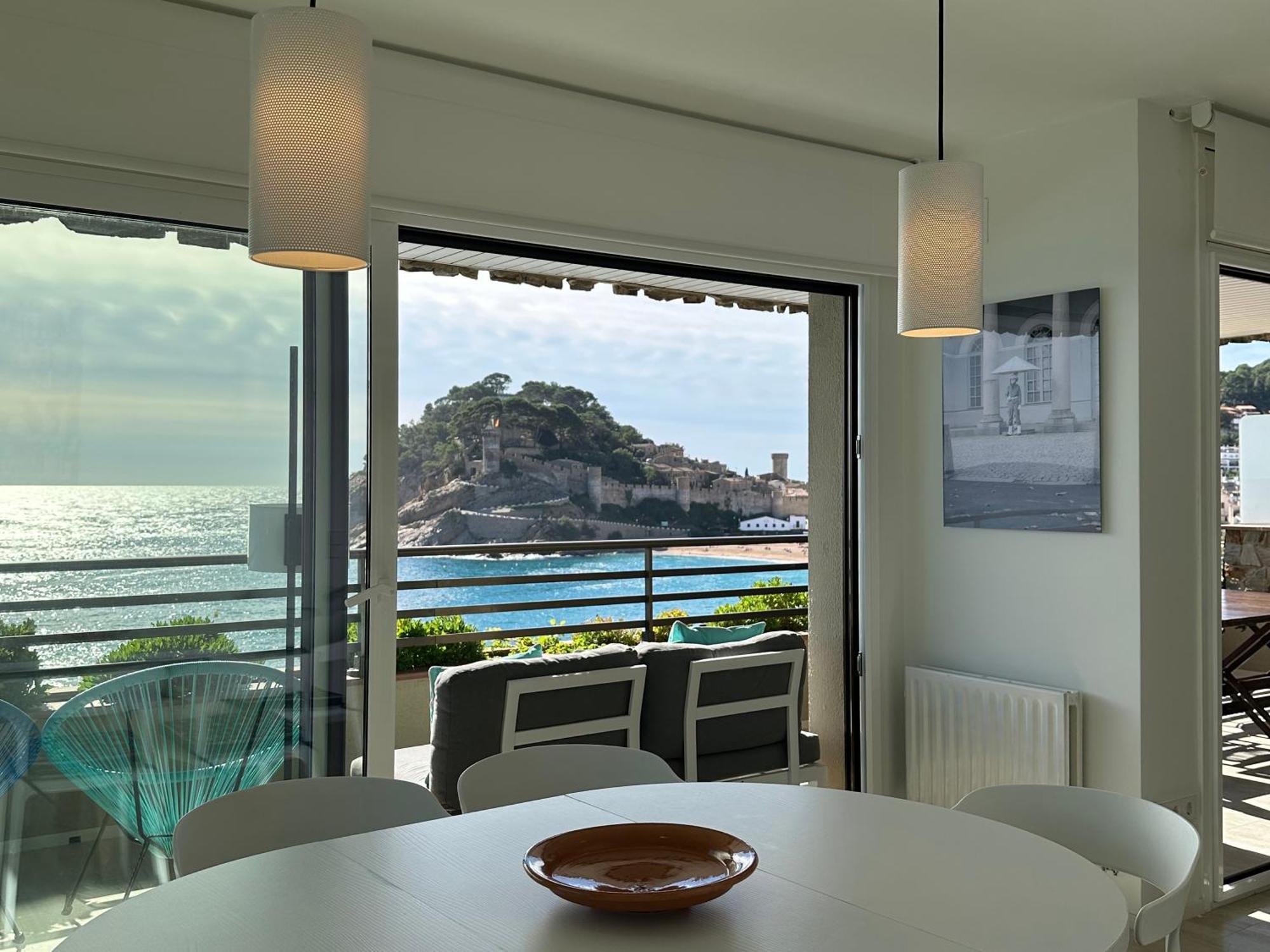 Magnificent Apartment At The Sea Front Of Tossa De Mar Luaran gambar